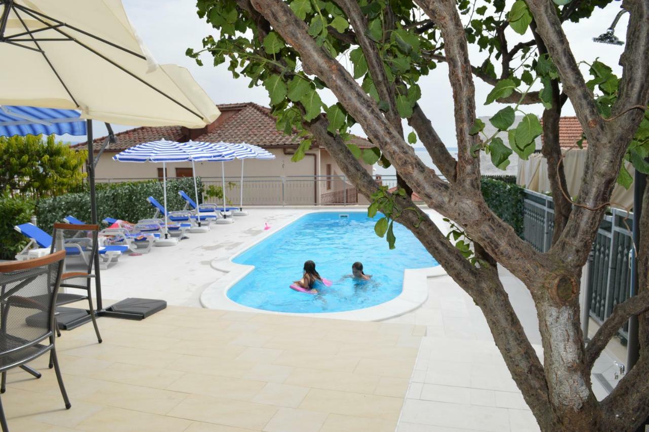 Apartments Vinka Podstrana Exterior photo